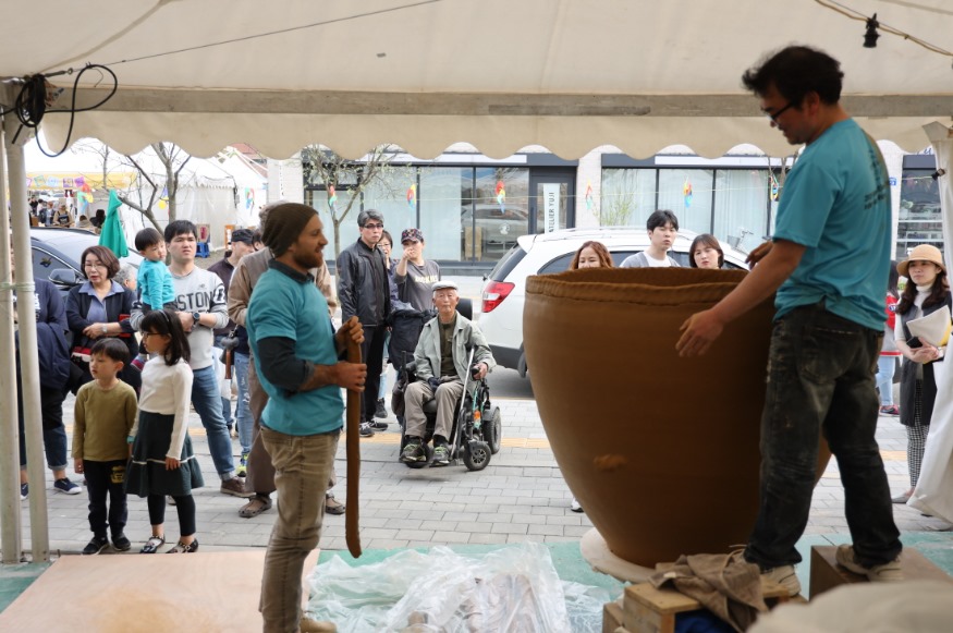 [크기변환]지난해 열렸던 제33회이천도자기축제 (1).JPG