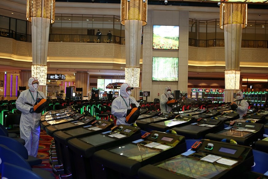 카지노영업장방역활동 (1).JPG