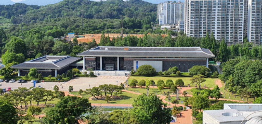 사진_역사민속박물관 전경3.jpg