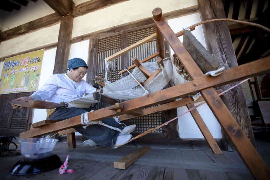 산청군 단성면 목면시배유지 무명 베짜기 재현 1-1.jpg