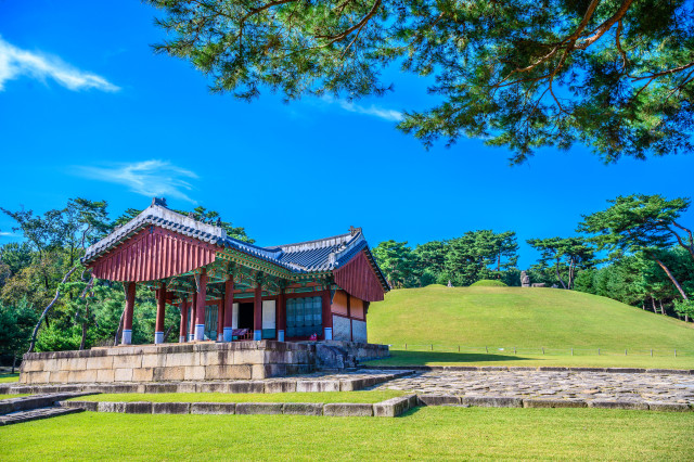 5-1. 태릉&강릉_강릉, 명종과 인순왕후의 능이 함께 있다.jpg