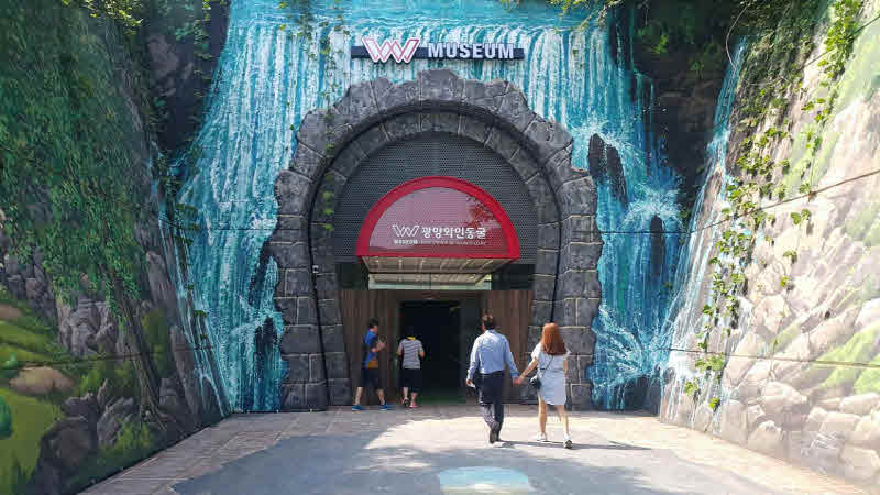여기는항상17.5℃_광양와인동굴&에코파크-관광과(광양와인동굴).jpg