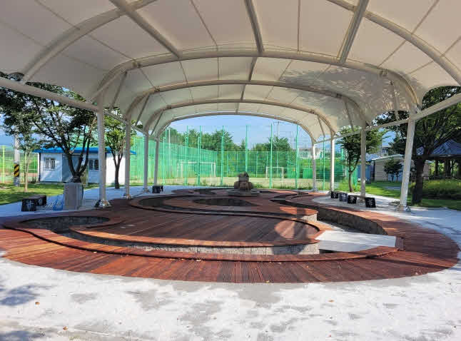 [거창군]3.3.보도자료2(가조온천관광지 족욕체험장 3월 5일 개장)1_가조온천 족욕체험장.jpg