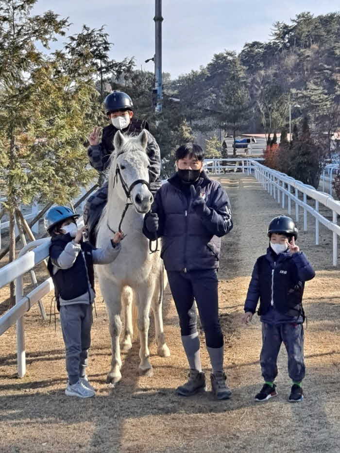 0304+함안군승마공원+2022년도+학생승마체험+신청자+모집1.JPG.middle.jpg