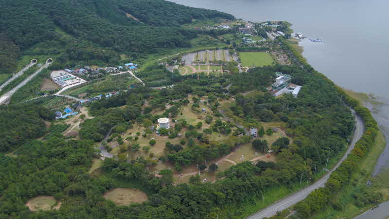 노후 관광지 재생- 장성호관광지 항공사진.jpg