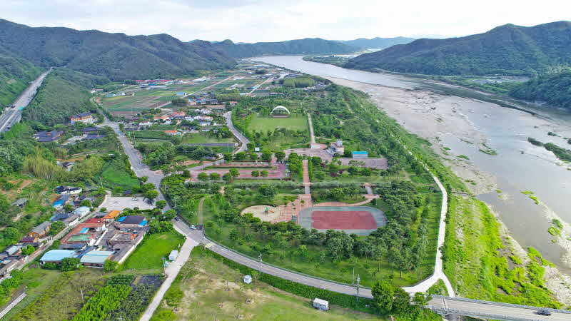 산청 단성면 성철공원(묵곡생태숲).JPG