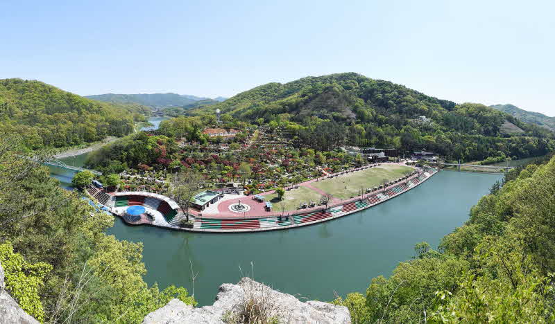 뿌리공원 전경.jpg