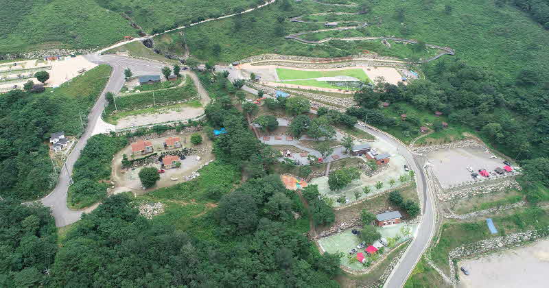 산청 황매산 미리내파크 오토캠핑장 전경.jpg