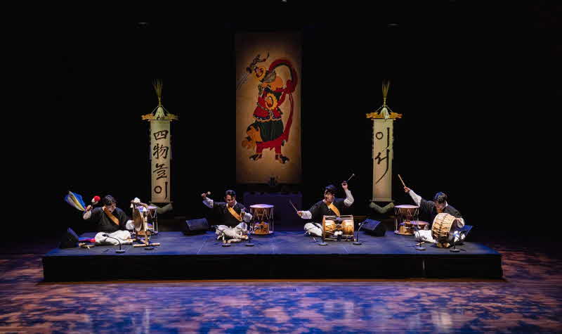 Korean Yeonhee Concert (버라이어티 이서).jpg