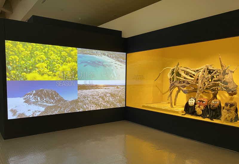 사진1(제주의사계 전시전경).jpg