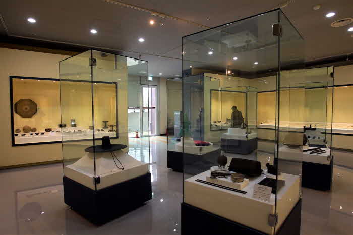 1.순천시립뿌리깊은나무박물관 전시장.JPG