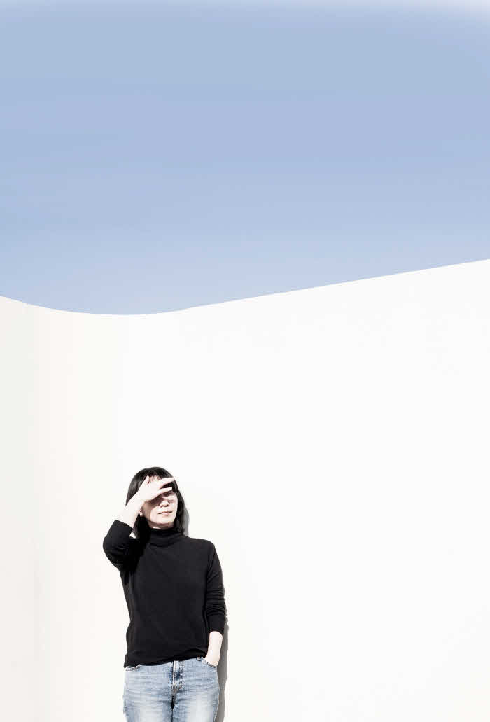 한강 작가 프로필 사진(이미지 제공 - 펭귄 랜덤 하우스).jpg