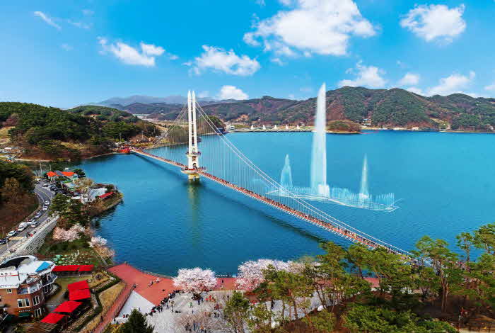 1.예당호 출렁다리&음악분수.jpg