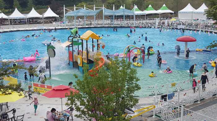 1.굿뜨래웰빙마을+야외+물놀이장+(3).jpg