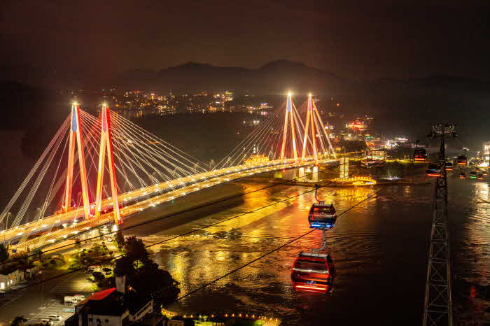 6-명량해상케이블카 야간 운행.JPG