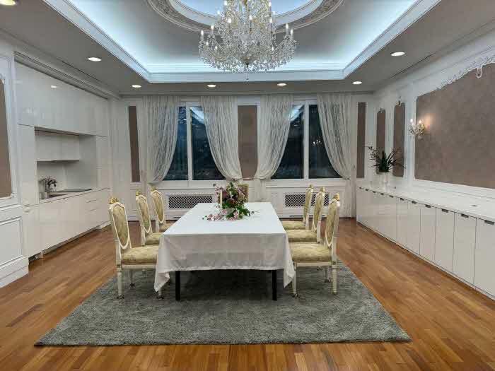 관저 가족식당 재현.jpg