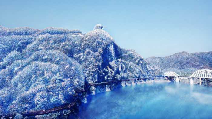 보도 1) 단양강잔도 설경.jpg