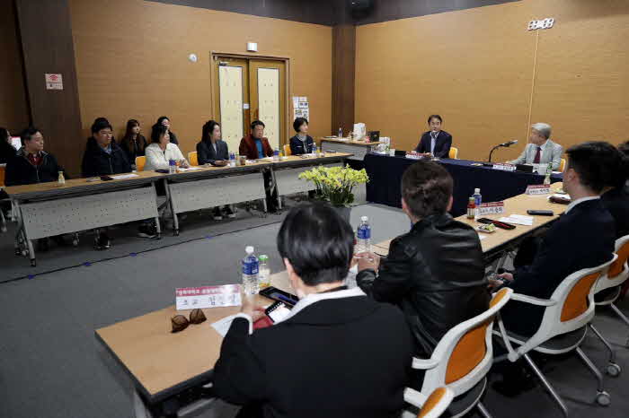 2. 고양특례시_ 경희대학교 관광대학원과 고양관광 활성화를 위한 업무협약 체결 (2).JPG