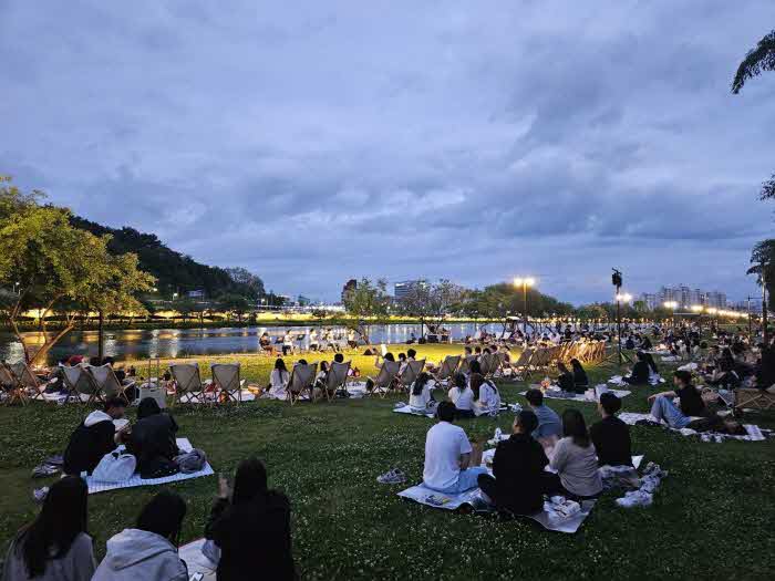 토요일 밤 리버나이트 진주 남강 별밤 피크닉 운영 (1).jpg