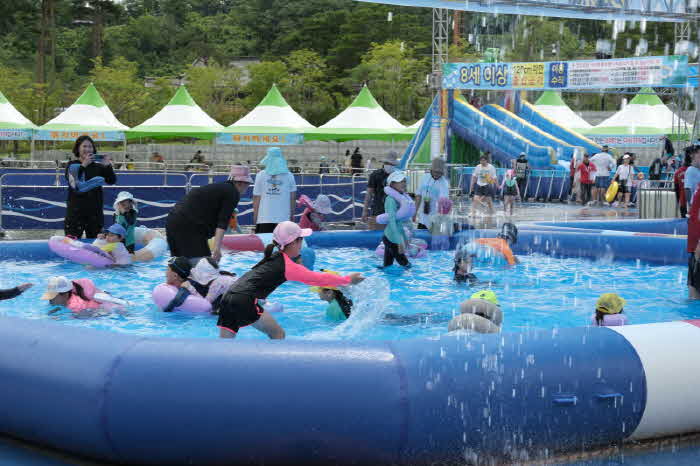 1. 영동 물놀이장 운영 모습(2).jpg