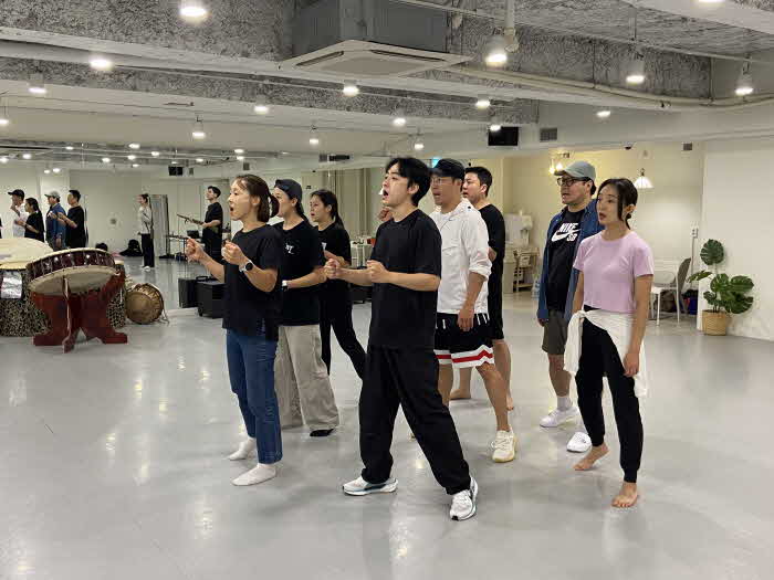 2024 비밀의 노래_연습사진 (1).jpg