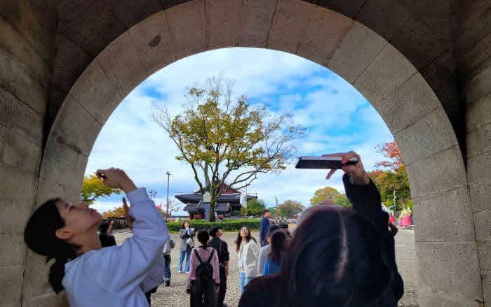 진주시 한국관광공사 대학생기자단 ‘트래블리더’초청 팸투어 (1).jpg