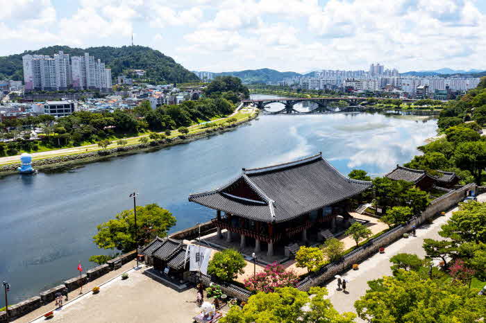 진주시 진주성·월아산 숲속의 진주 2025년도 열린관광지 선정(진주성).jpg