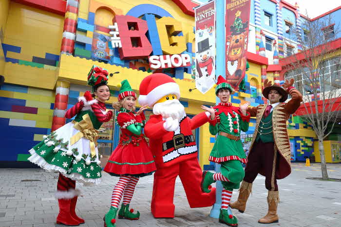 [사진] 레고랜드 코리아 리조트가 겨울 방학 시즌을 맞이하여 ‘3인의 홀리데이’와 ‘윈터 시즌 패스’ 프로모션을 진행한다..jpg