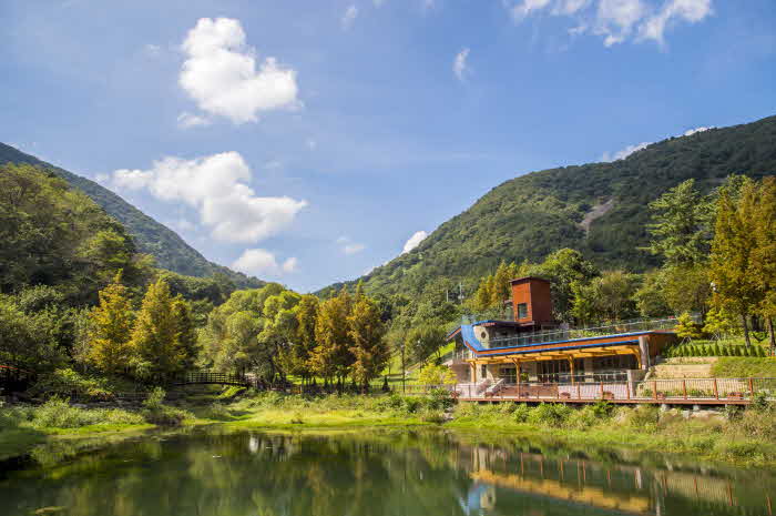 -설 황금연휴 알차게 즐기는 ‘진주 방방곡곡 여행’-월아산 숲속의 진주 및 자연휴양림.jpg