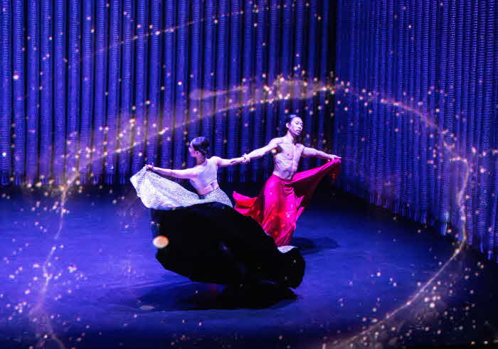 20241101_DanceConsortium_Eun-MeAhnDanceCompany_Dragons_TheatreDeLiege_©FoteiniChristofilopoulou-288-6.jpg