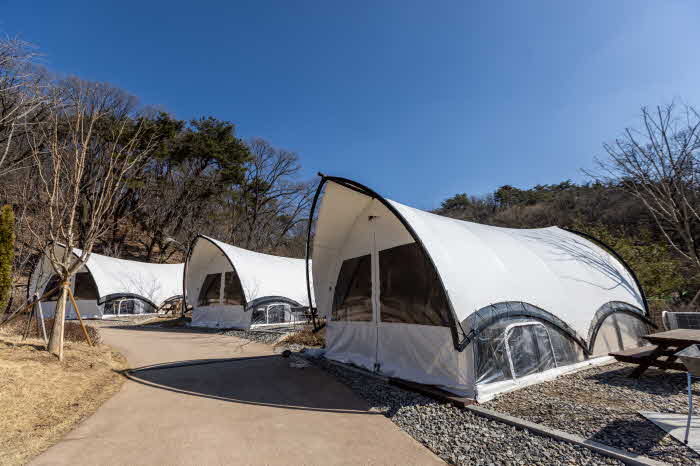 (대표사진) 우이동캠핑장 글램핑시설.jpg