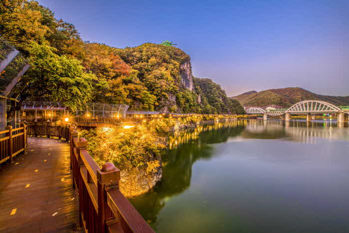 보도 1) 단양강 잔도 야경.jpg