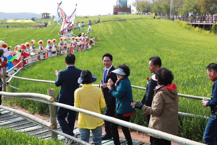 [크기변환]4-69고창청보리밭축제(자료사진).jpg