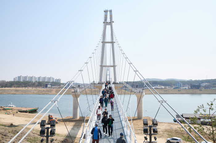 여주+남한강+출렁다리+(1).jpg