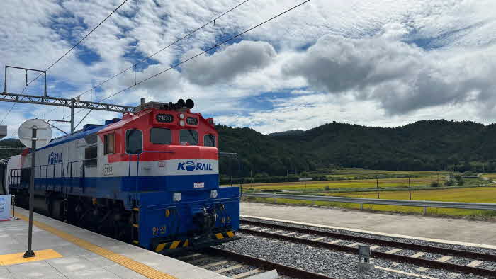 250928 신보성역 무궁화호.jpg