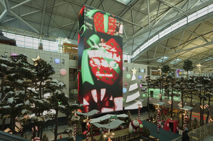 사진1_인천공항 2025 연말장식.jpg