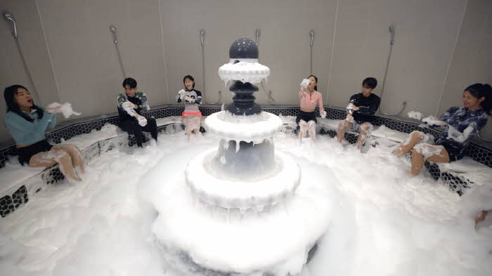 완도해양치유센터(해조류 거품 테라피).jpg