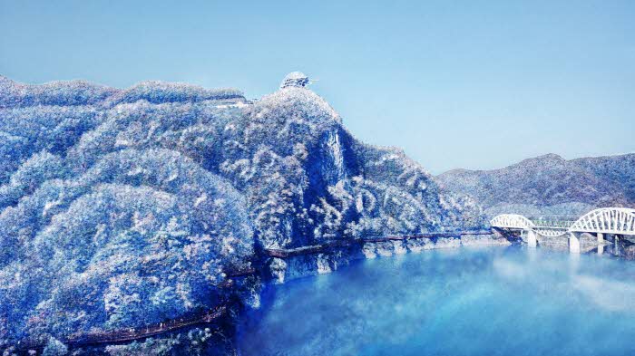 보도 1) 단양강 잔도 설경.jpg