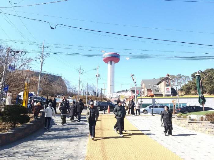 1.예당관광지 관광객 방문 모습 (1).jpg