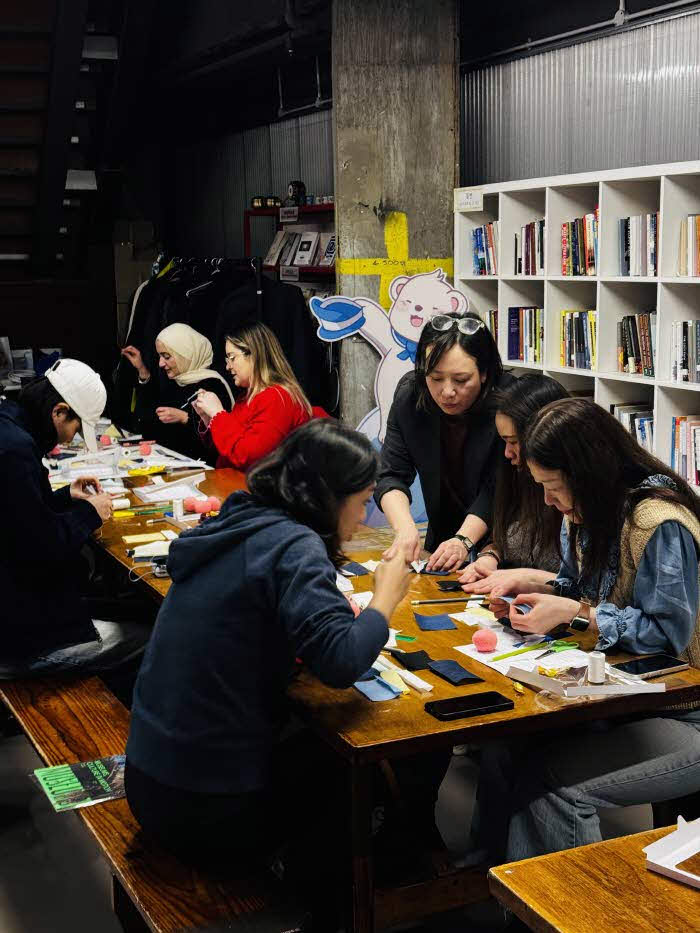 조각보 워크숍 모습_주영한국문화원 제공.jpg