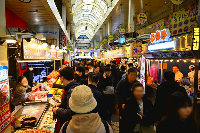 (추가) 속초관광수산시장 전경(26년 2월 15일) (2).JPG