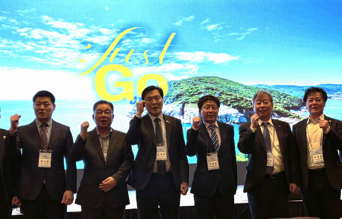 2026 여수관광설명회 기념촬영.jpg